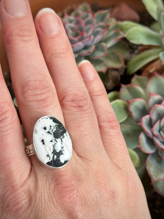 White Buffalo Ring Spiral Floral Border size 9.75