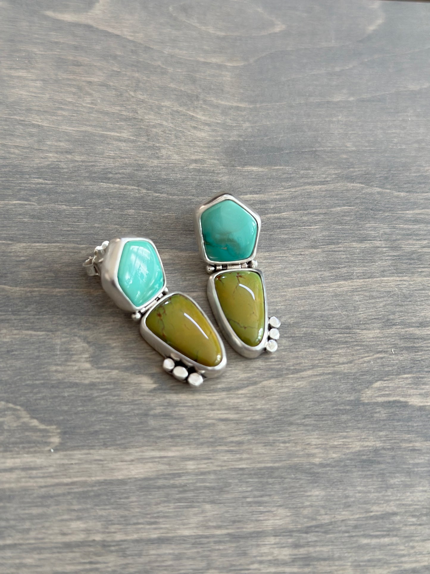 80s Night Emerald Valley Turquoise Hinge Stud Earrings