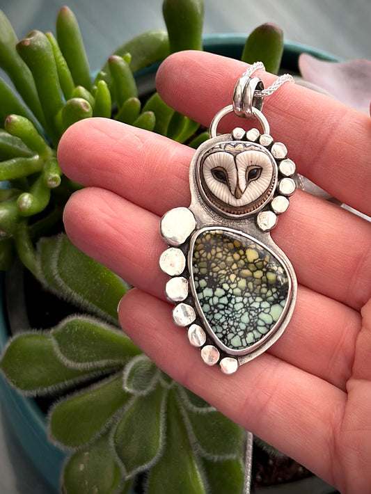 Angelwing Variscite Laura Mears Owl Face in yellow and blue