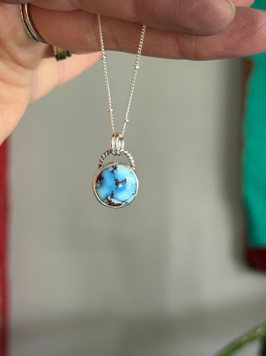 Golden Hills Turquoise Round Necklace Twist