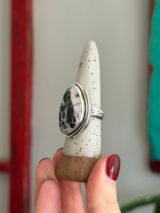 White Buffalo Art Deco Ring size 8.5 STAMPED BAND